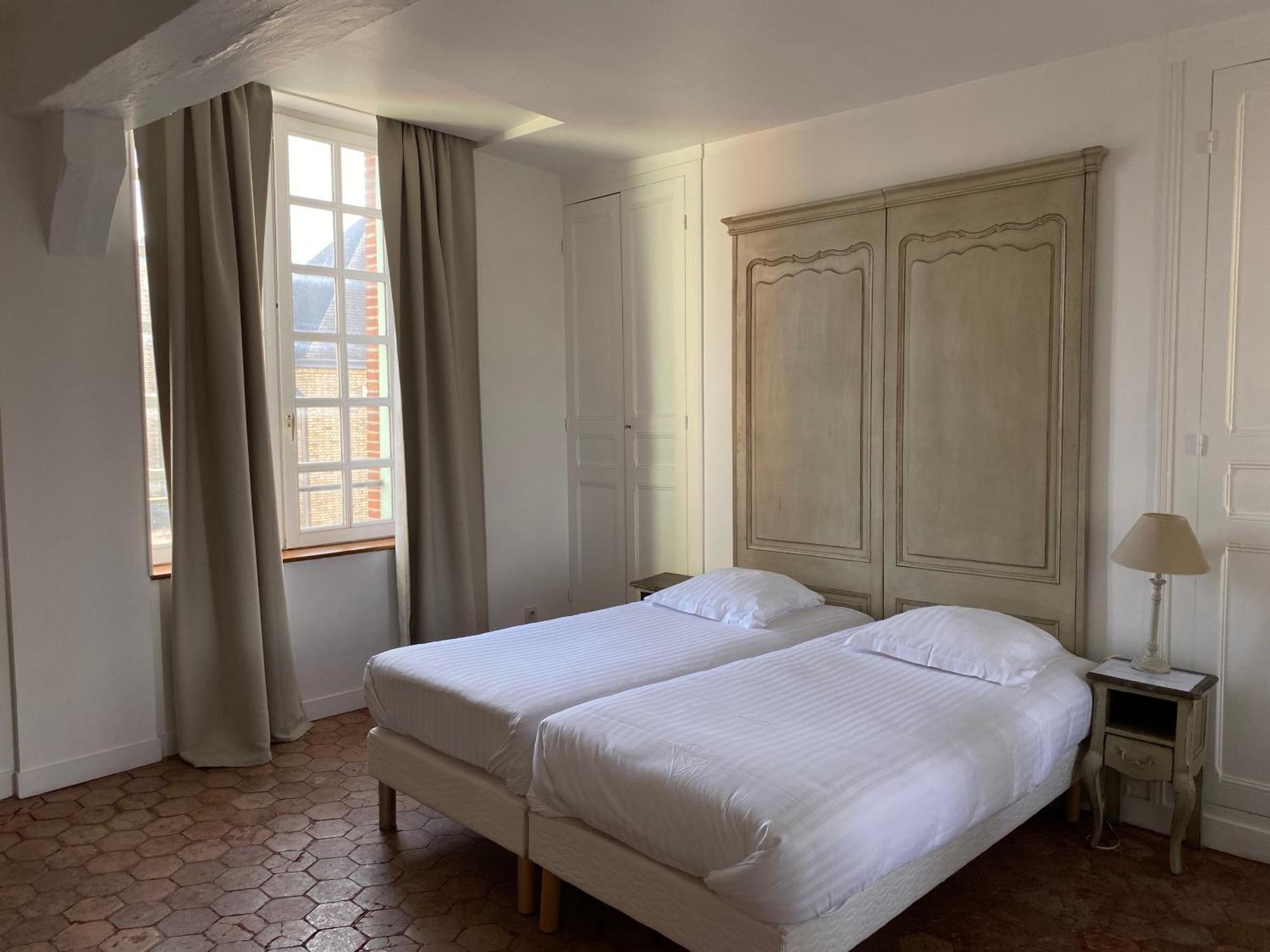 Particulier De Champrond Apart-hotel Chartres